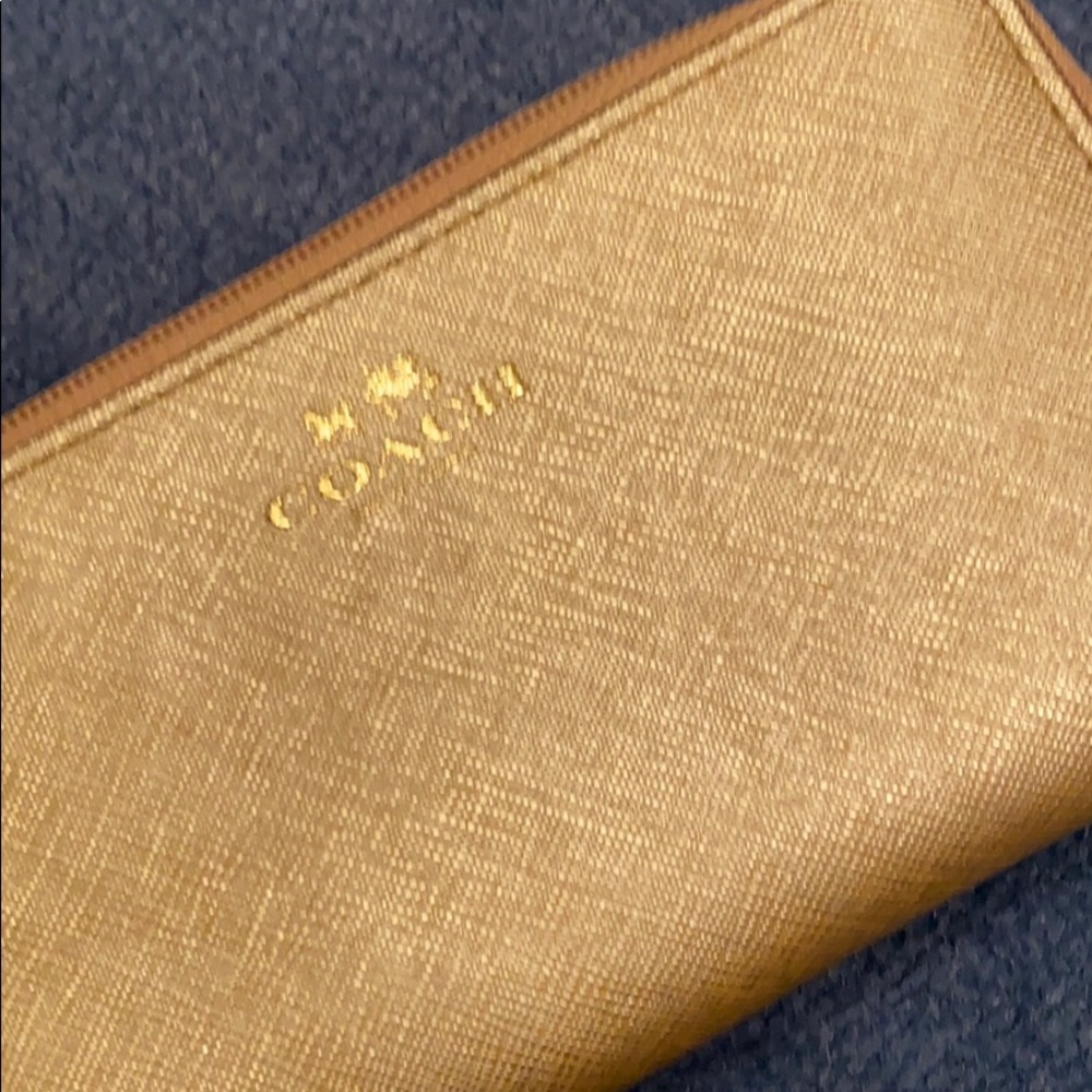 Coach wristlet - Picture 4 of 4